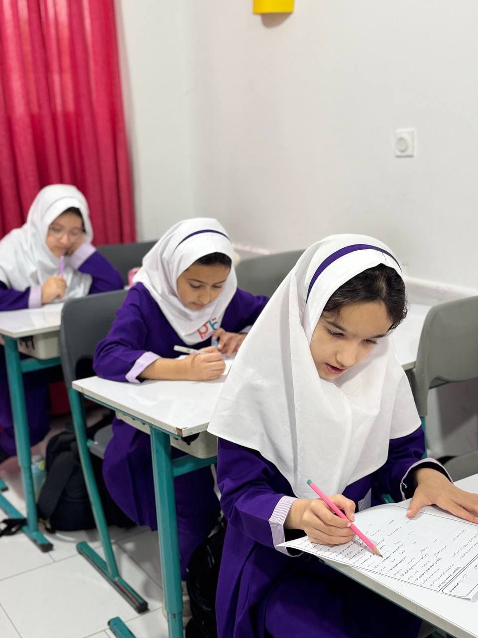 پیش دبستانی و دبستان دخترانه غیر دولتی قائم